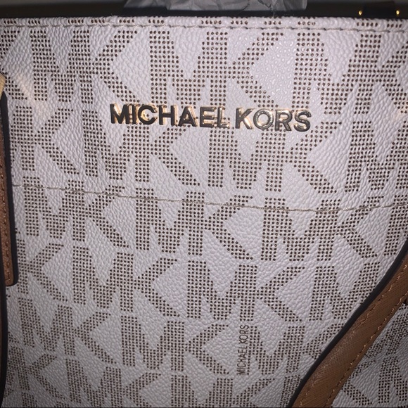 Michael Kors Medium Sized Tote | Used in great condition! - Picture 7 of 14